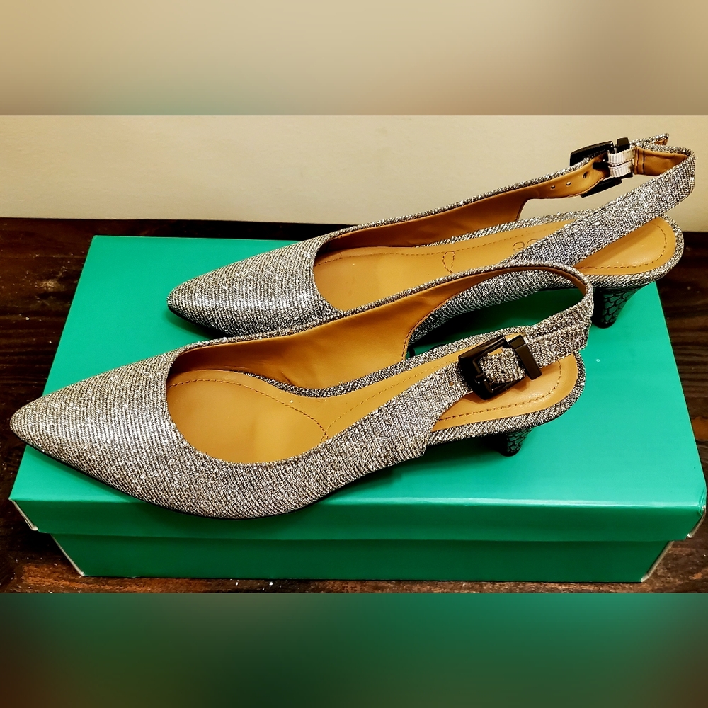 J.Renee Mayetta Pump Slingbacks (Pewter Glitter-Size 6.5)